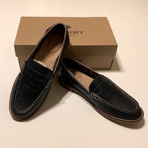 Sperry Navy Seaport Penny Lofer in Navy- New with box